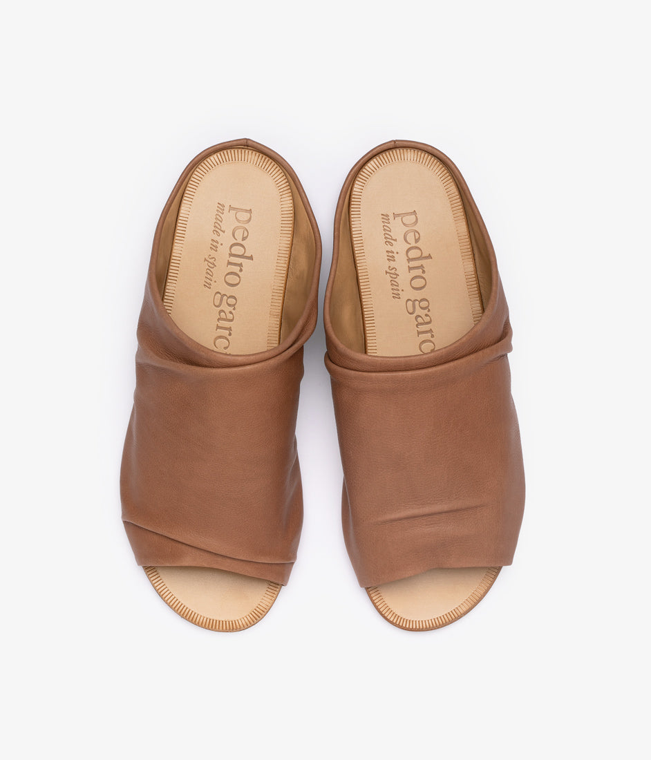 perfecta/ pecan clarabelle calf