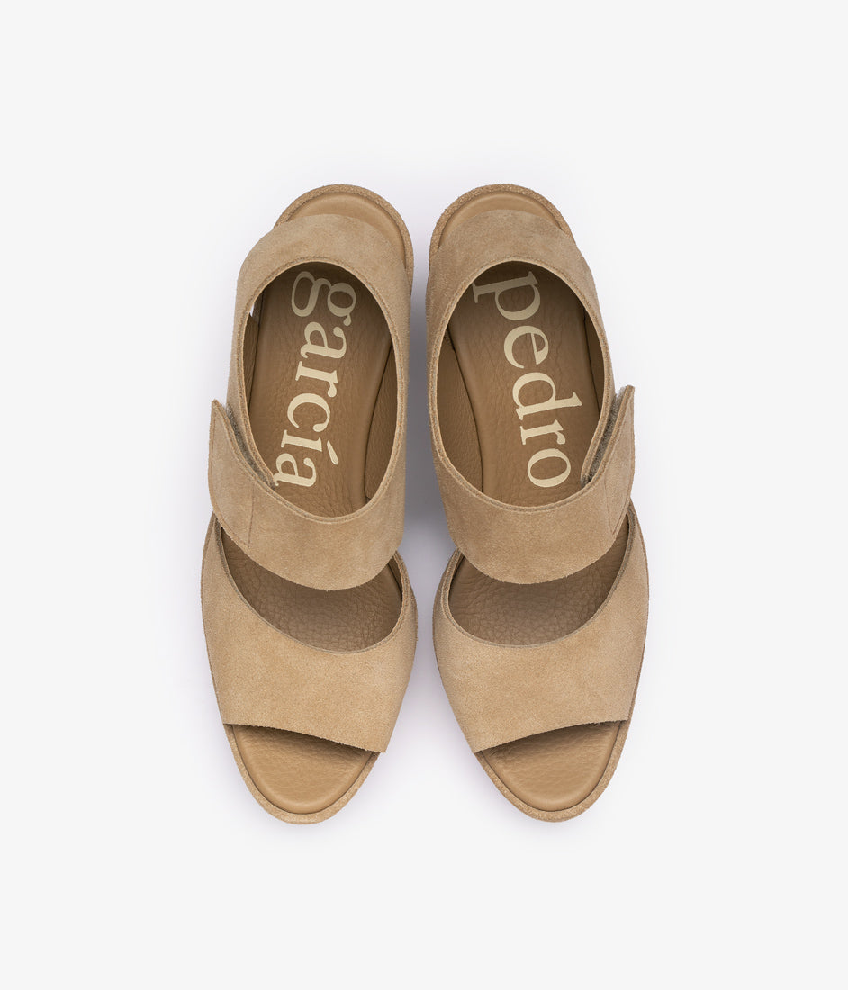 helen / dijon castoro