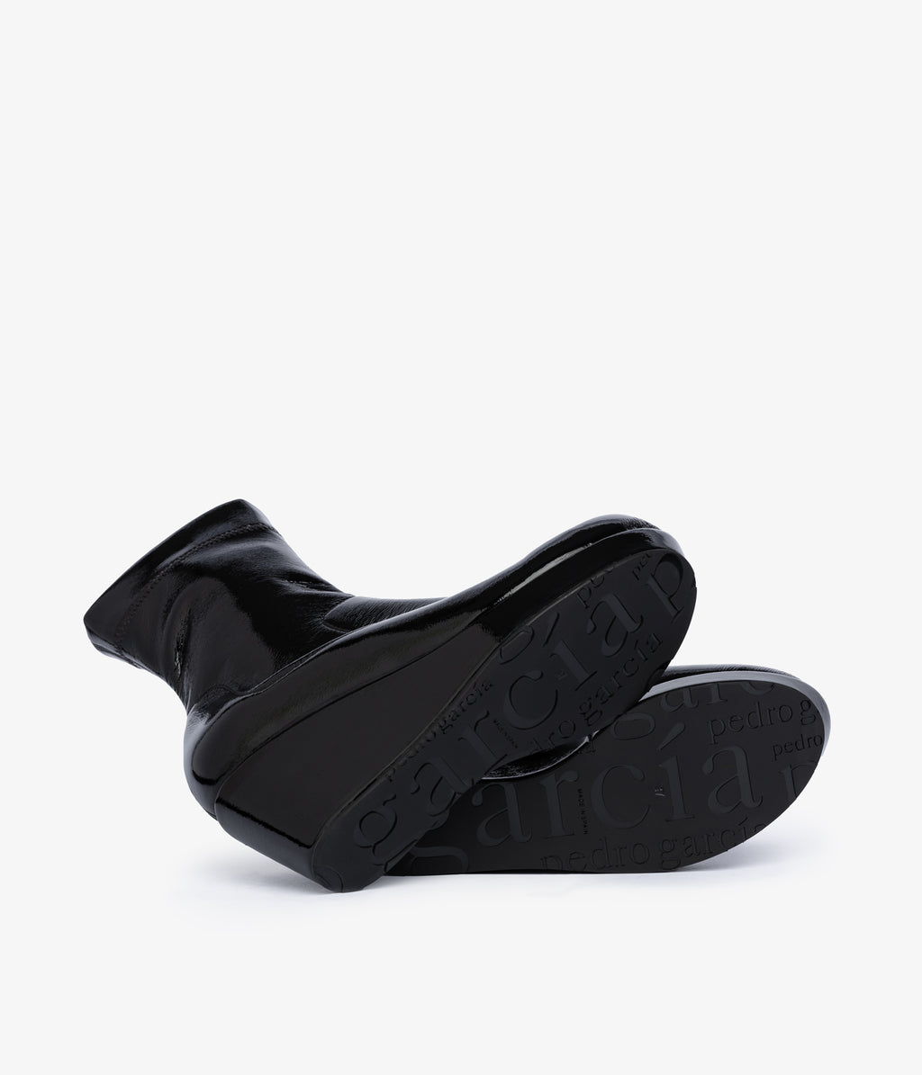 aliana / black gloss stretch