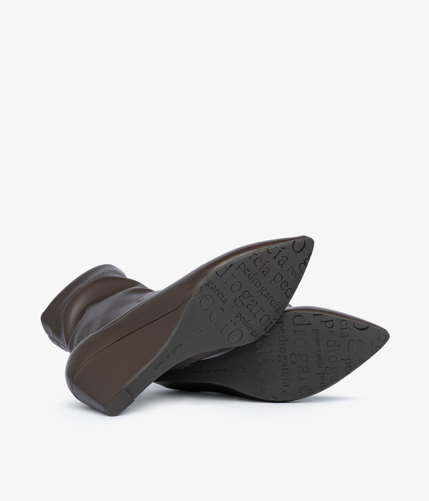 onira / brown leatherette