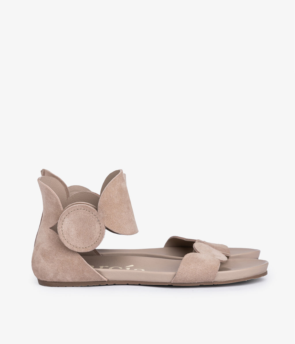 beige suede fussbett snadal joed pedro garcia essentials 2