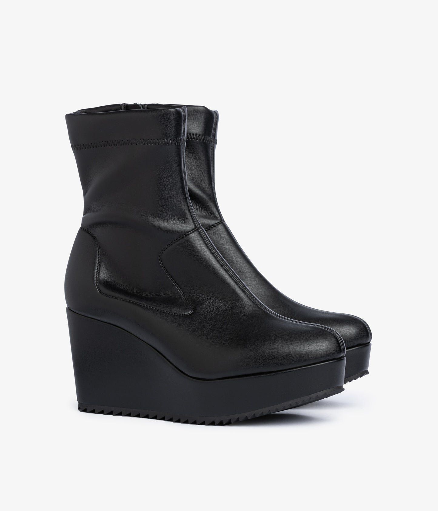 urbana / black leatherette