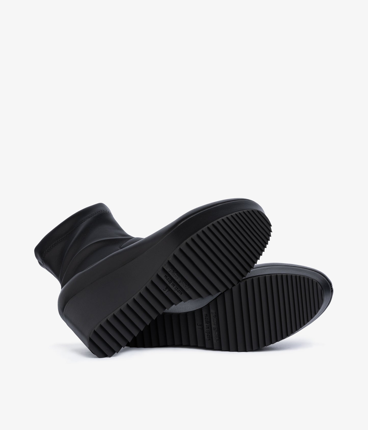 urbana / black leatherette