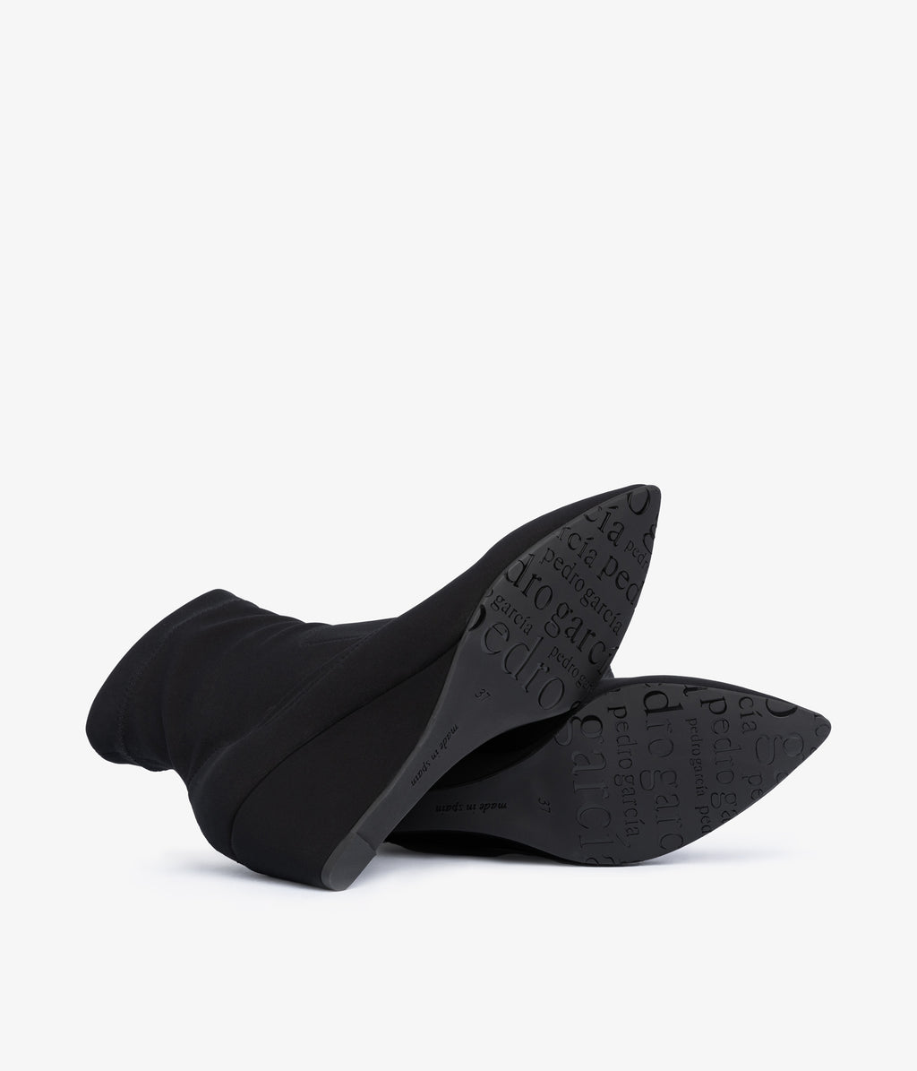 onira / black 2 way stretch