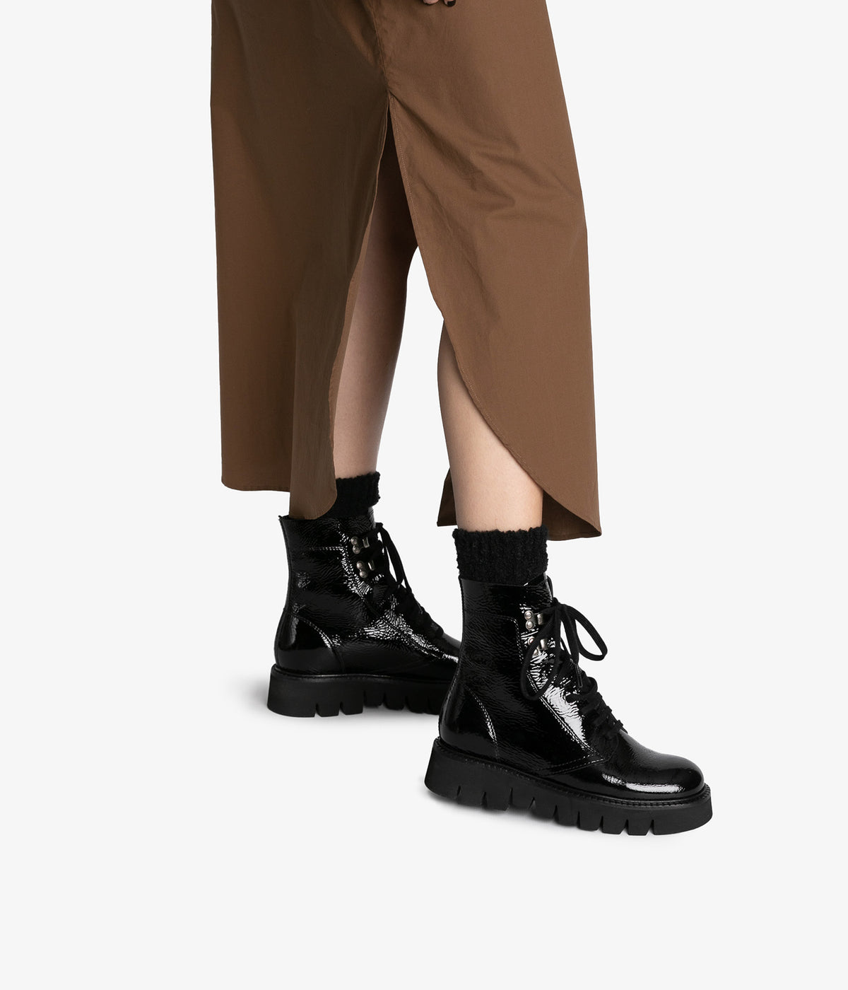 saira / black castoro naplack