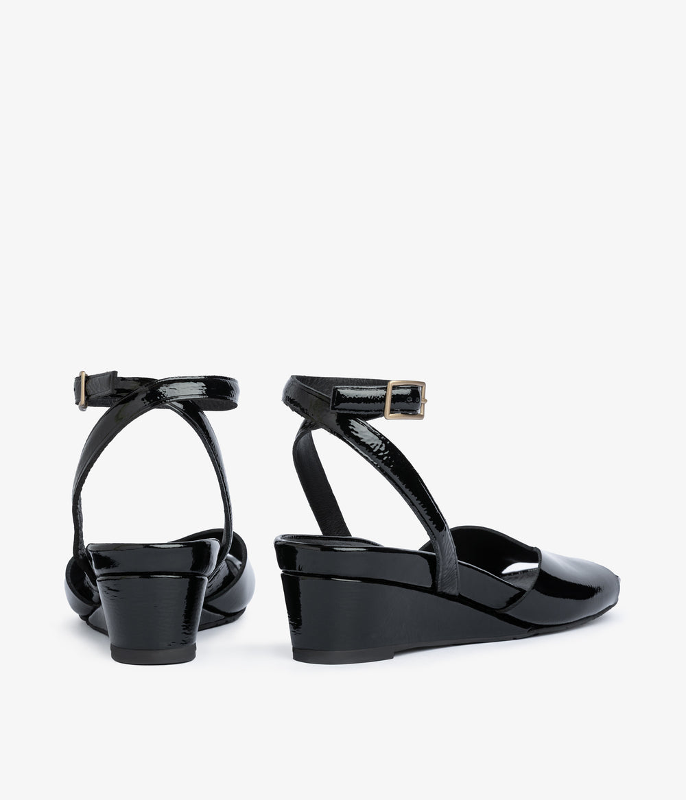 wamika / black castoro naplack