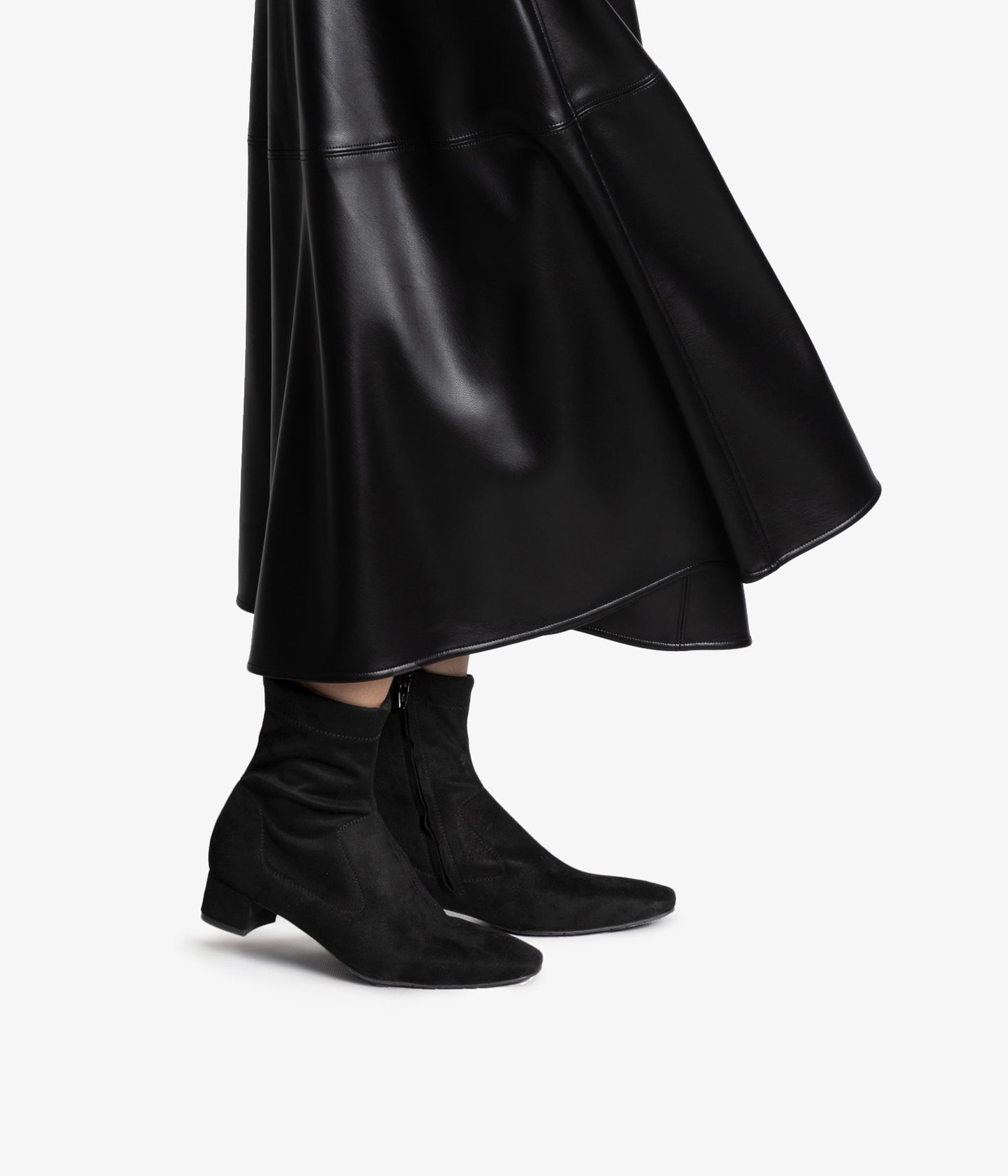 encina / black suedette