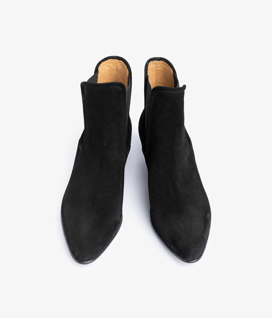 hela / black bessie suede
