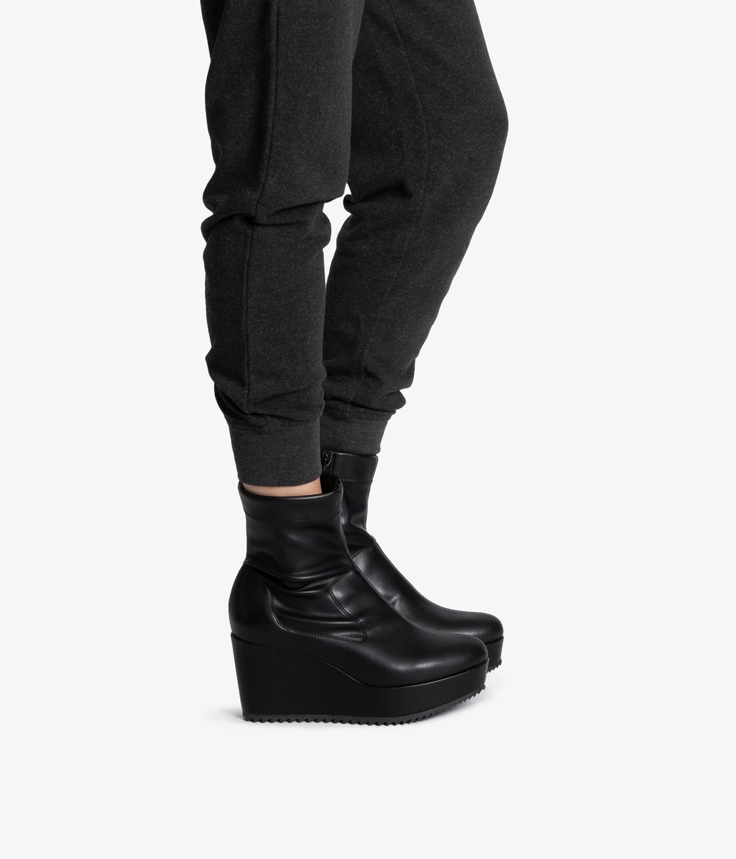 urbana / black leatherette