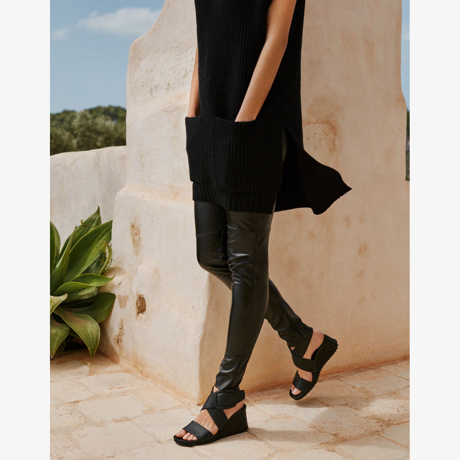 Black suede wedge with ankle strap | Cande | Autumm - Winter 25
