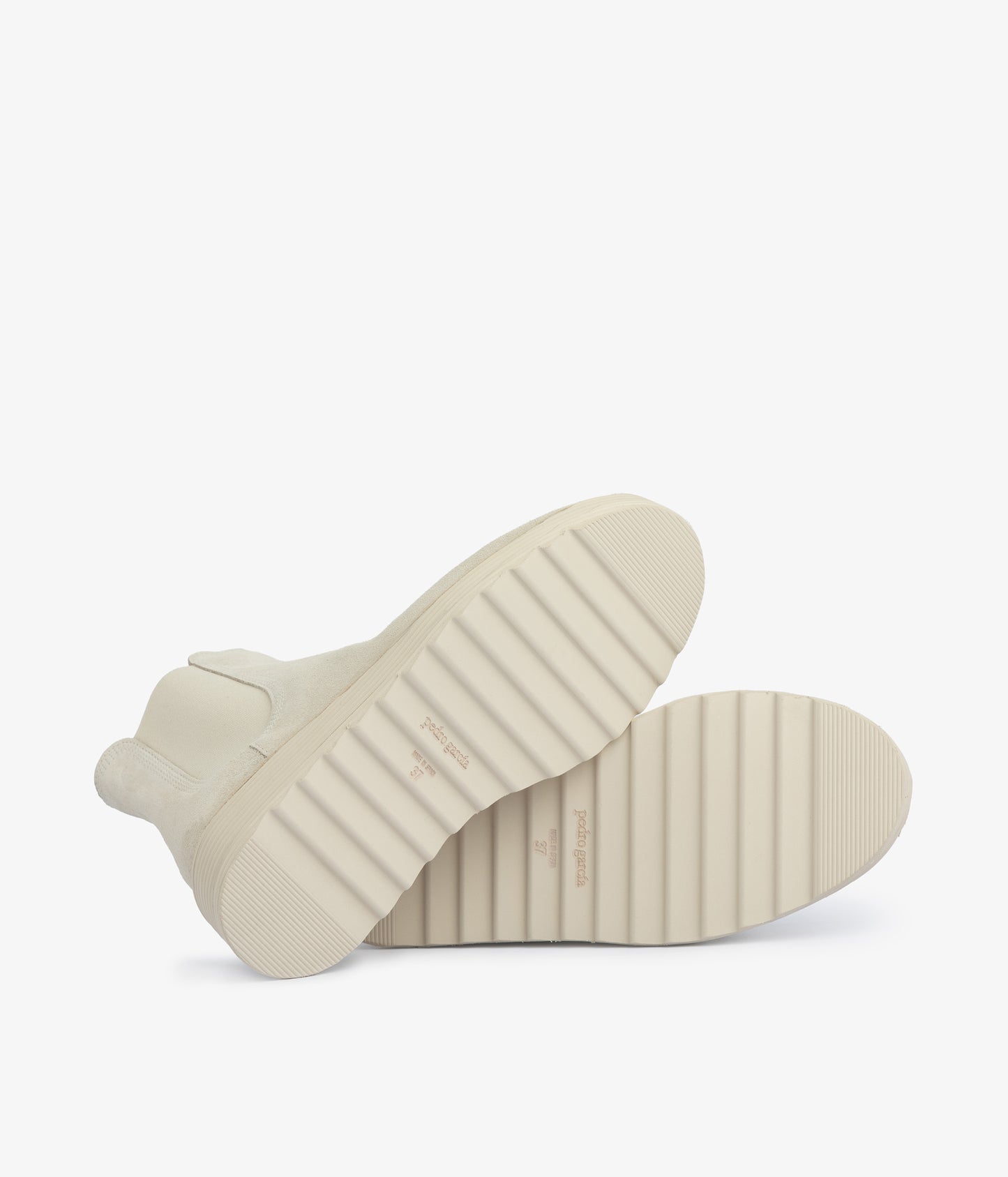 shelby / nacre velour