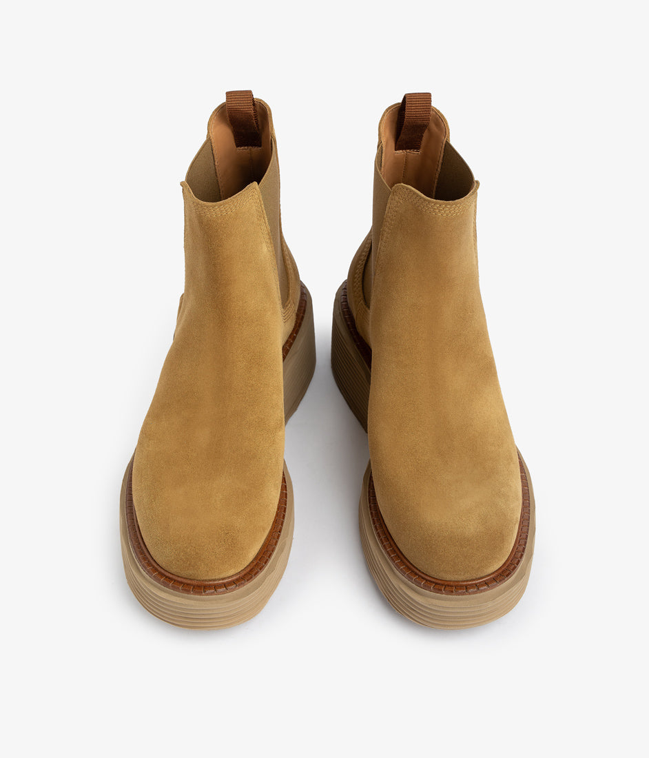 shelby / alpaca velour-mandorla