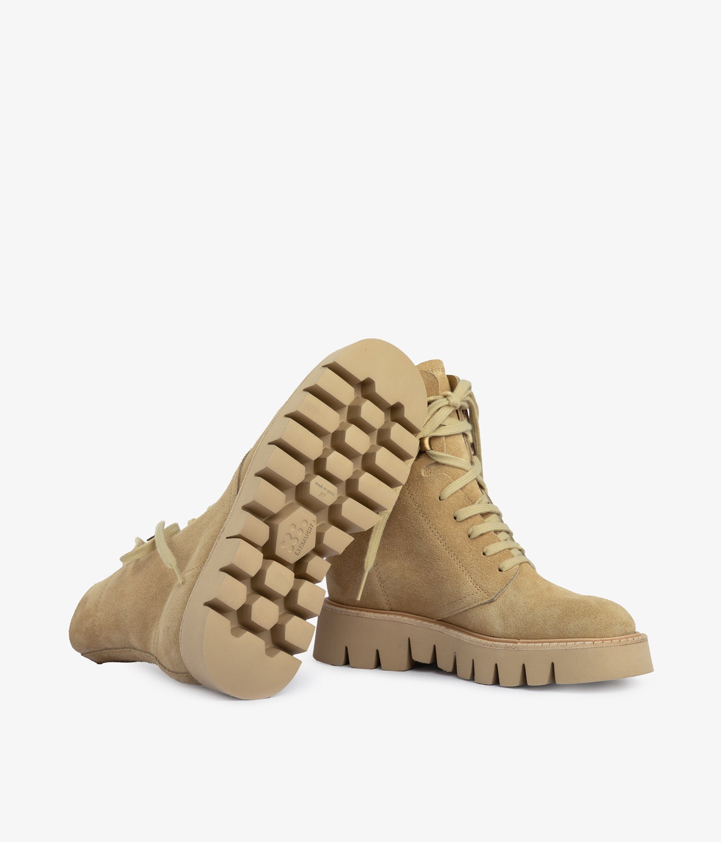 saira / sand castoro