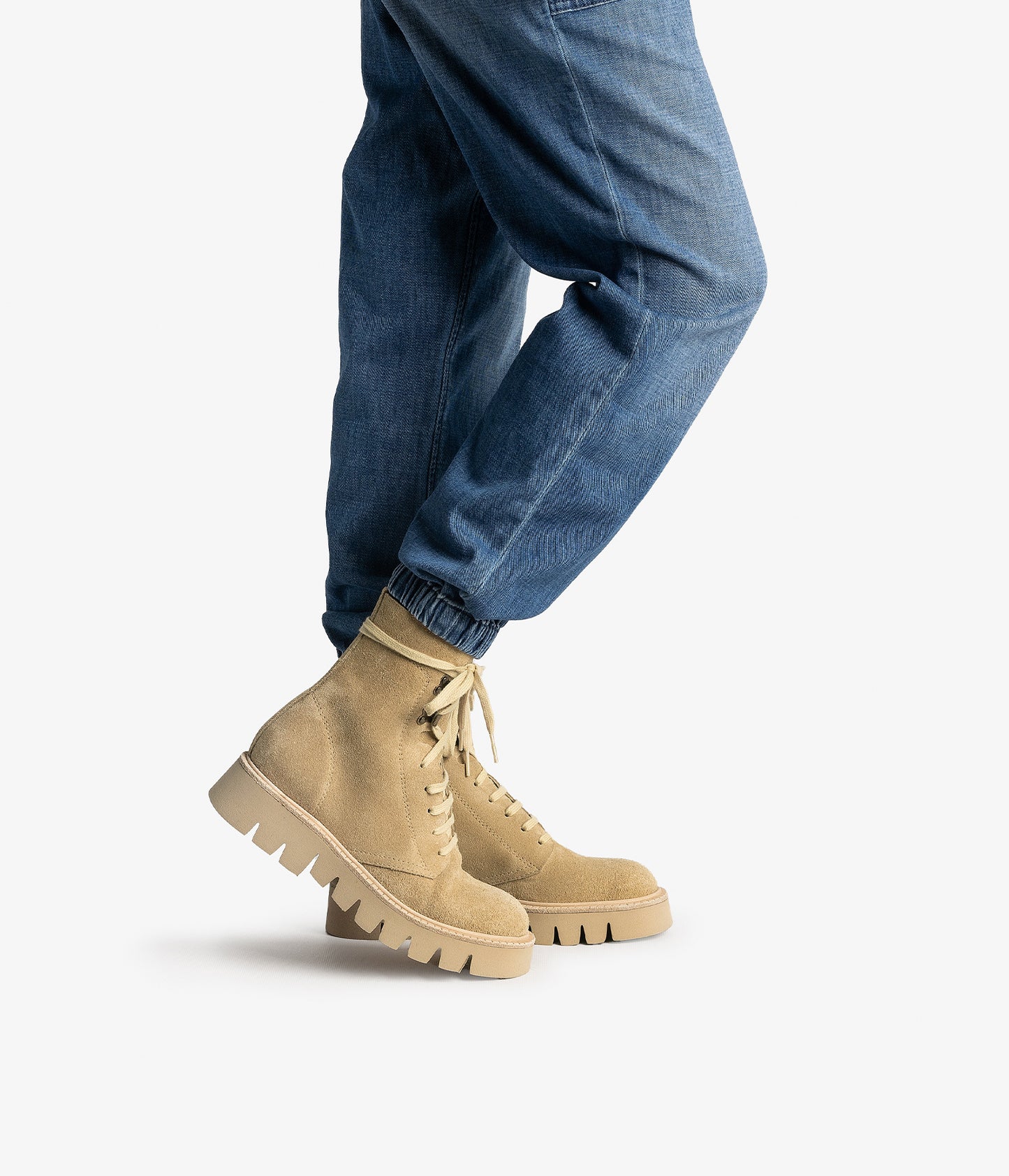 saira / sand castoro