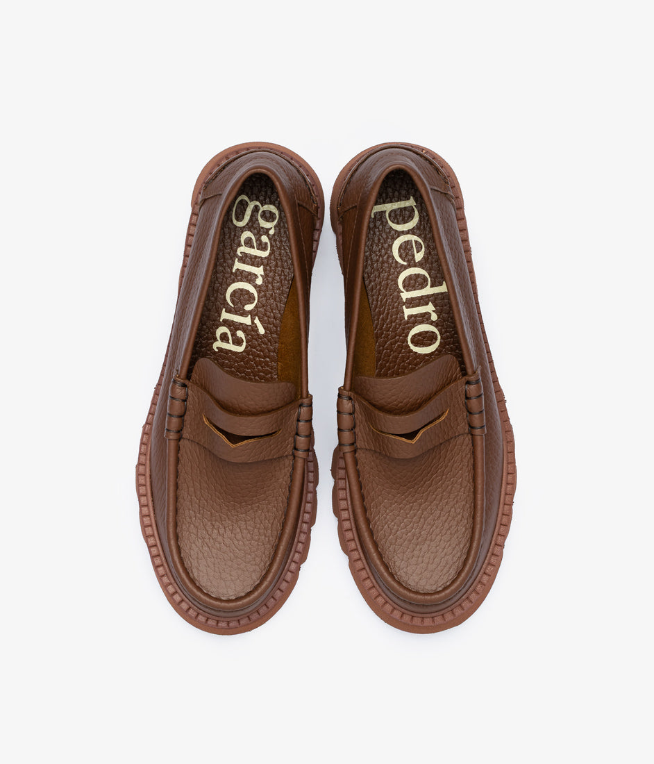 sebas / chestnut cervo-ros mat