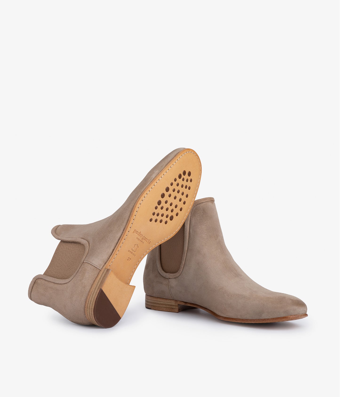 gema / truffle bessie suede