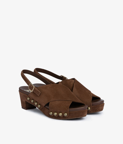 nekane / chestnut castoro