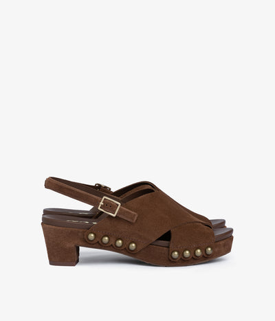 nekane / chestnut castoro