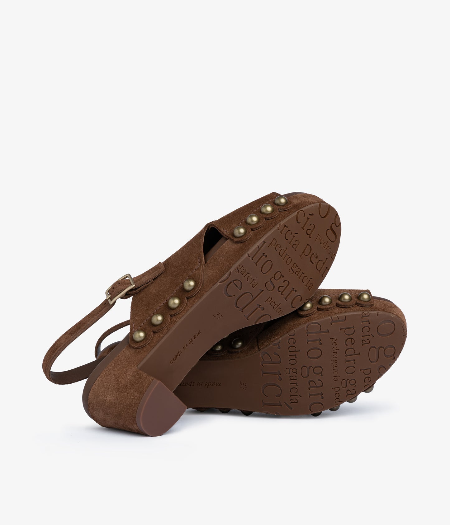 nekane / chestnut castoro