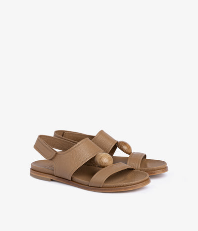janica / beige petitgrain-oak