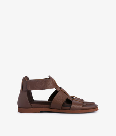 jesica / chestnut cervo