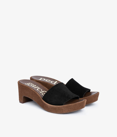 diedra / black castoro-chestnut castoro