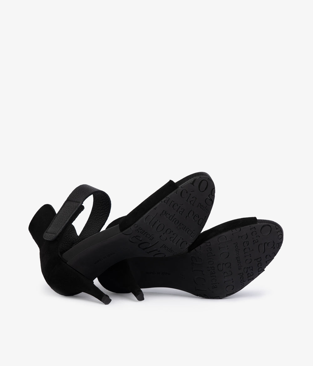 yoanna / black castoro