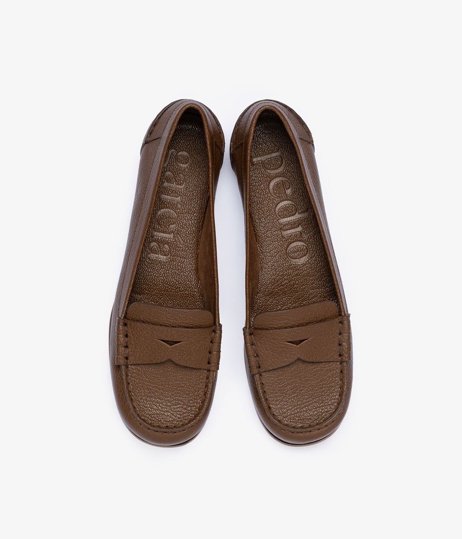 inara / chestnut petitgrain