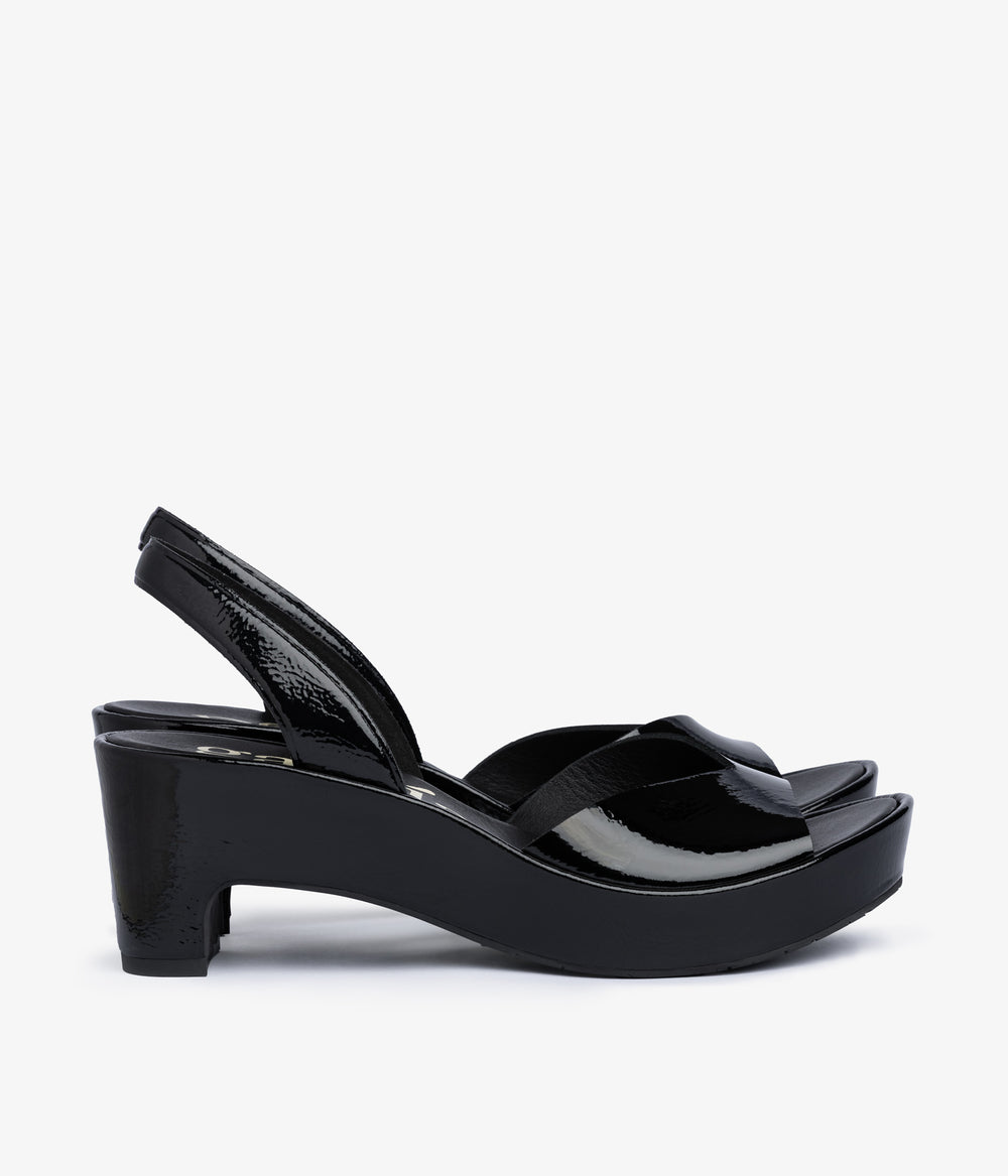 darinka / black castoro naplack