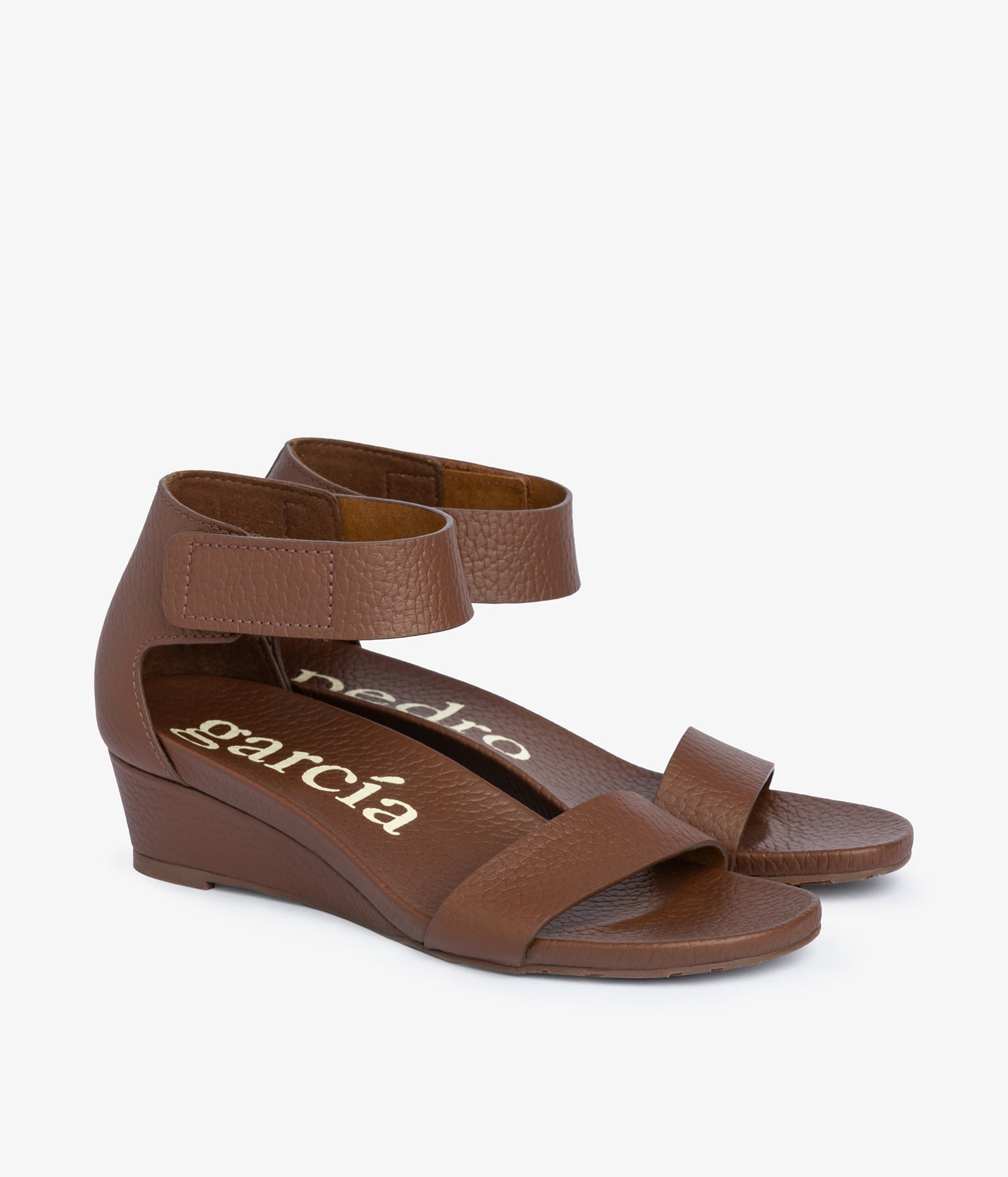 wassila / chestnut cervo