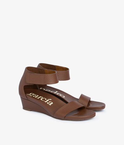 wassila / chestnut cervo