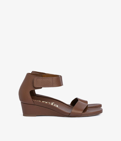 wassila / chestnut cervo