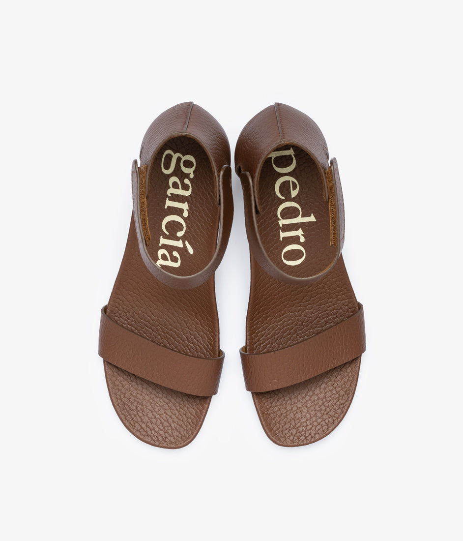 wassila / chestnut cervo