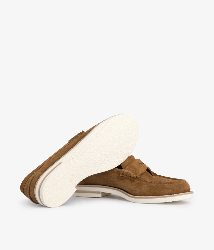 Mocasines clásicos en ante beige Sabela Otoño-invierno 2025