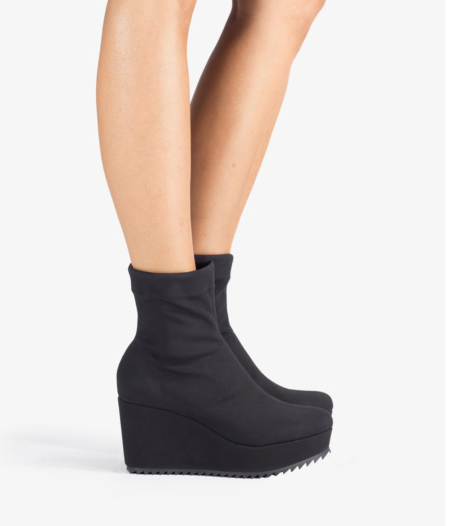pedro garcia microfiber black bootie urbana ess 5