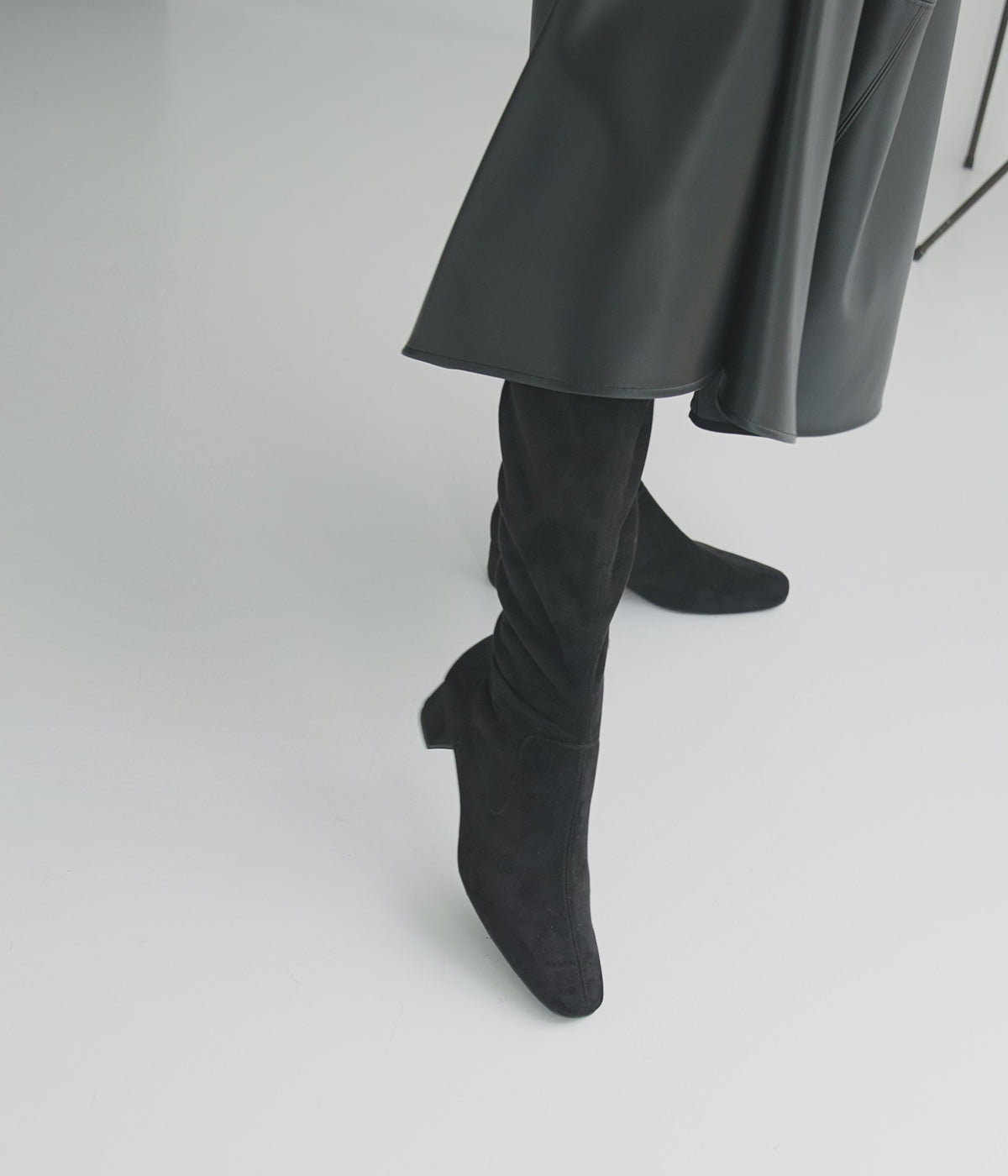 eneida / black suedette