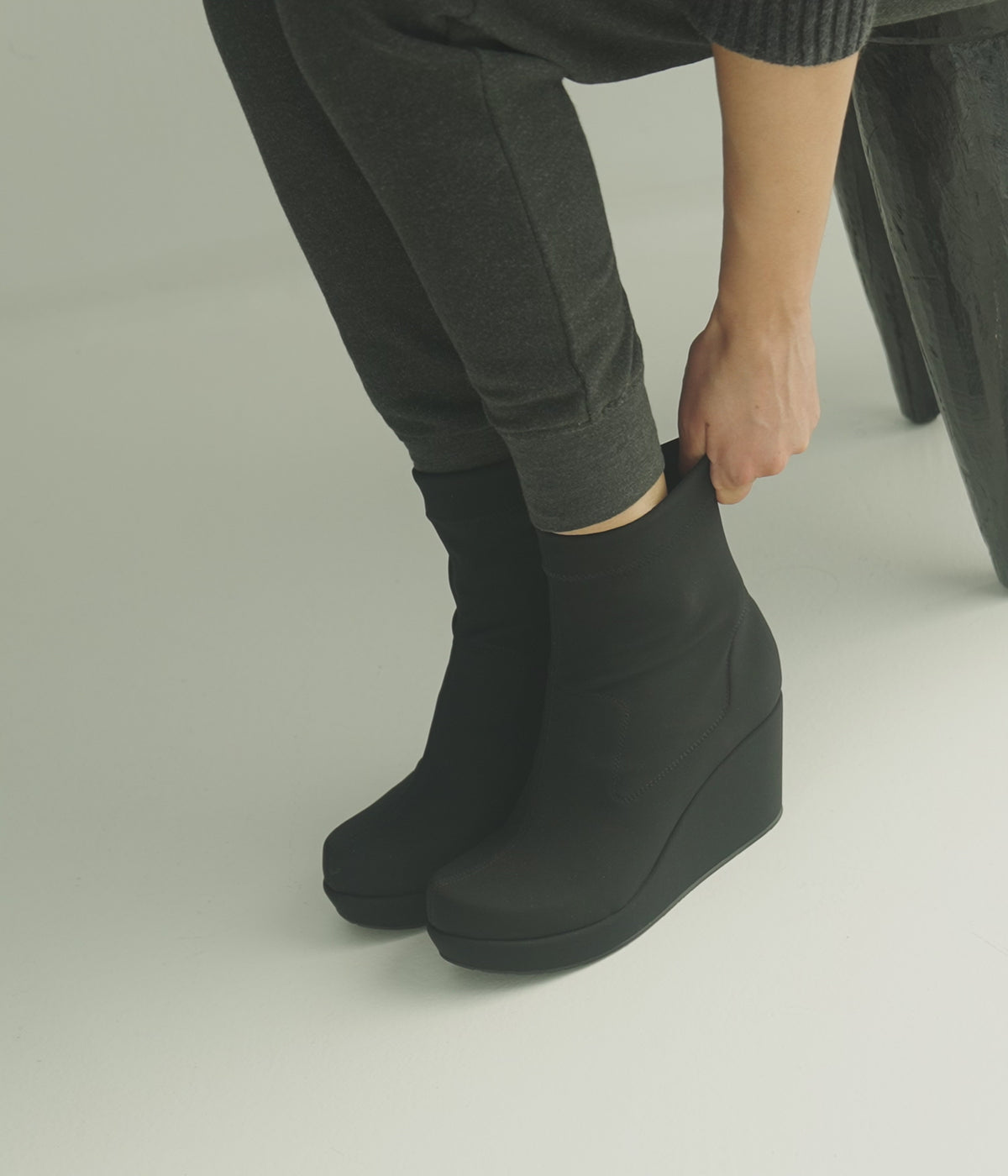aliana / black gloss stretch