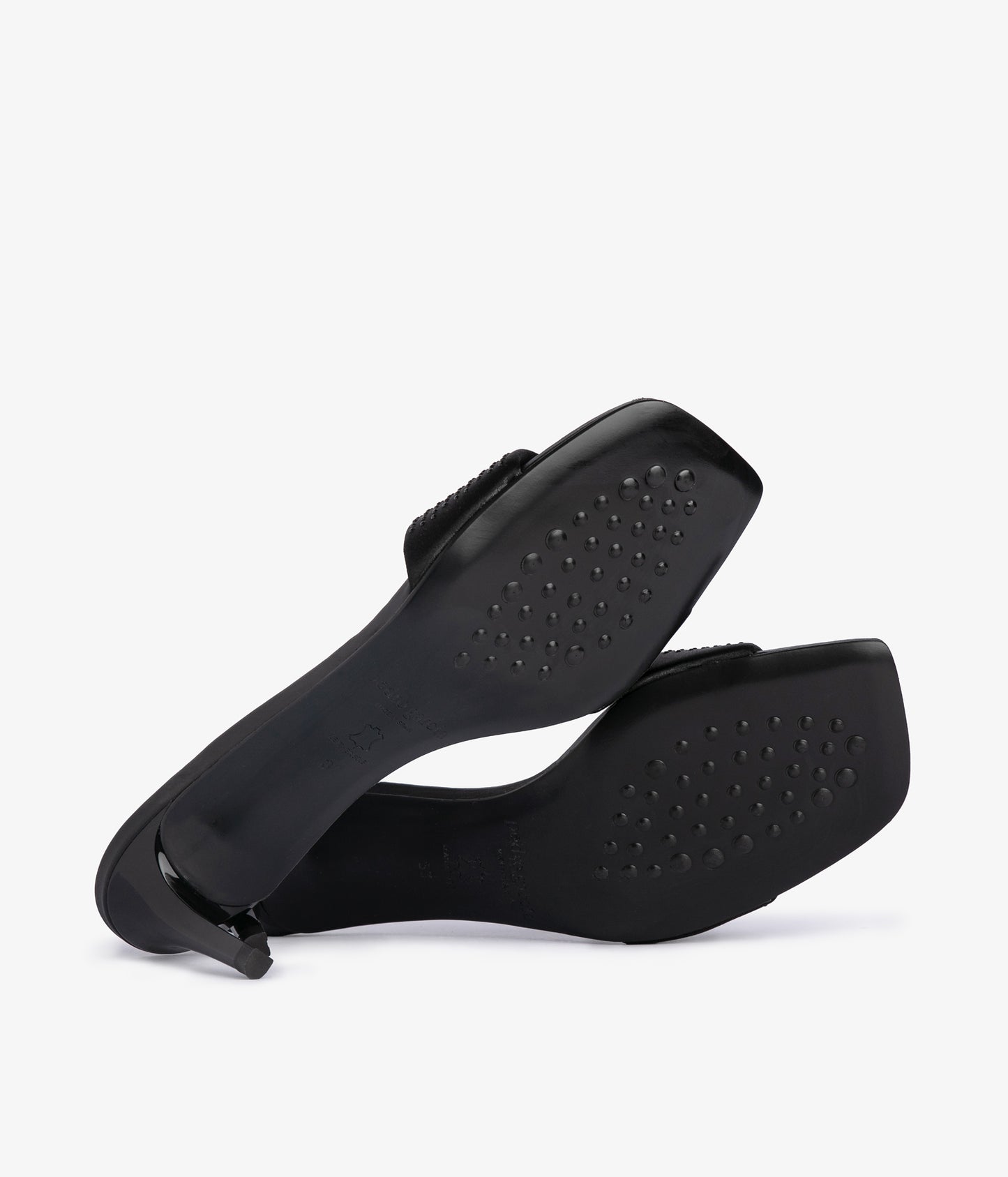 ilora / black satin
