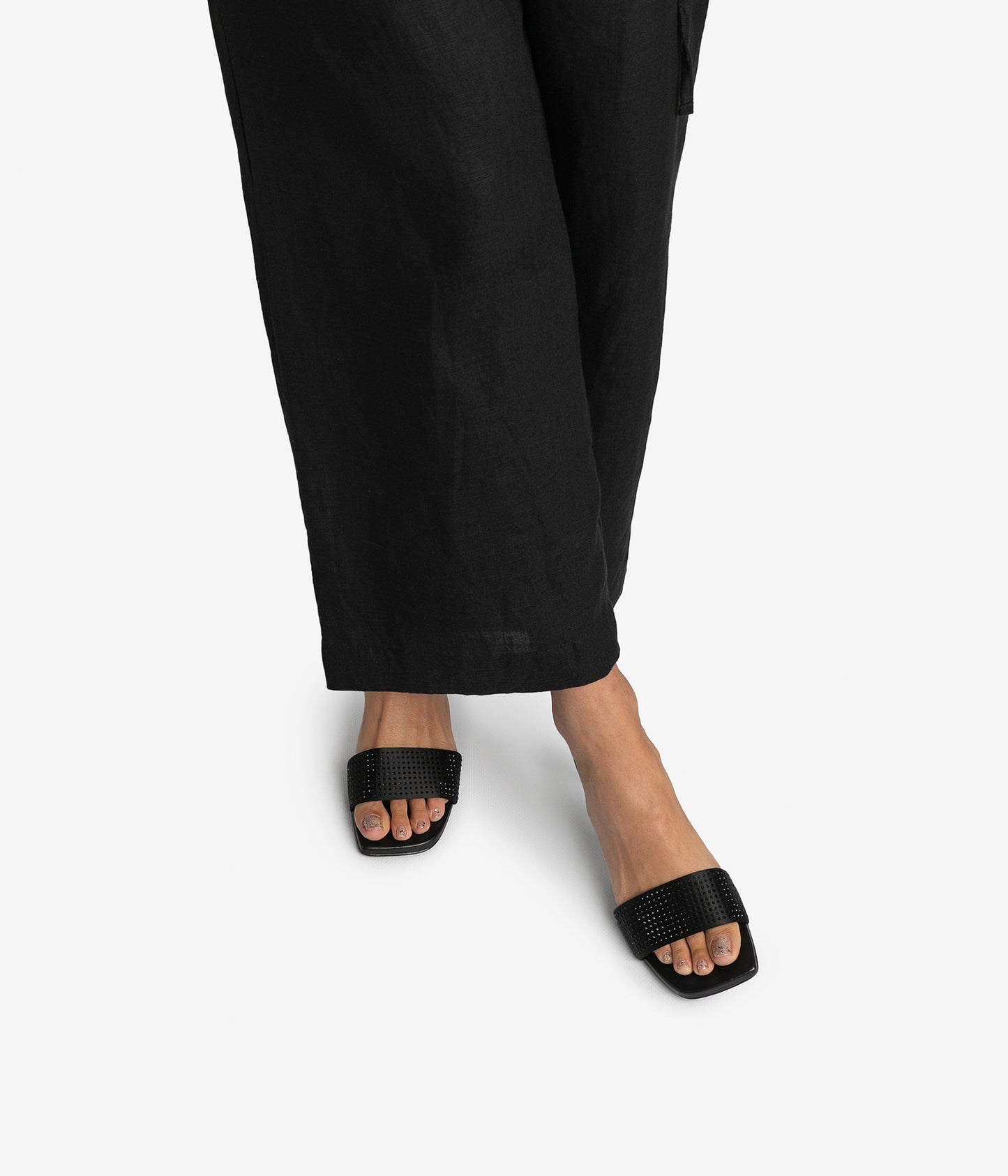 ilora / black satin