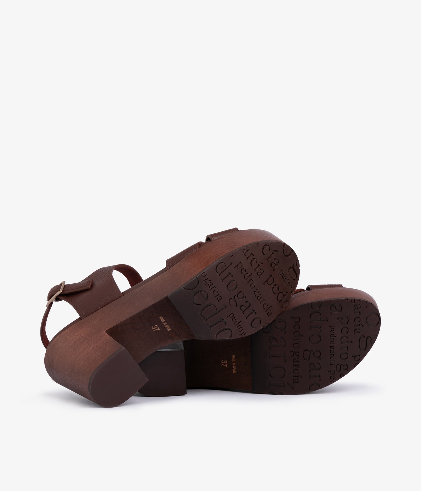 darby / brunette cervo-brunette pine