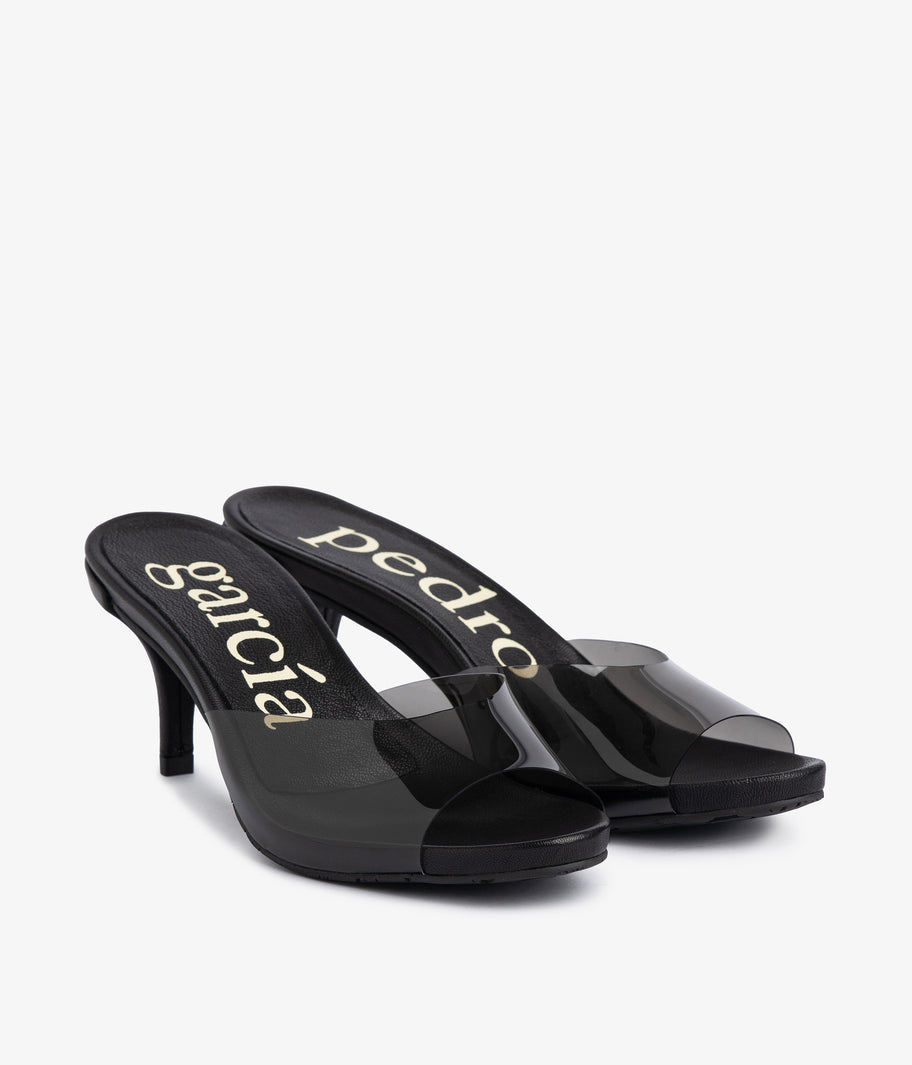 Sandalia slide tacón medio de vinilo y piel negra| Welch Otoño