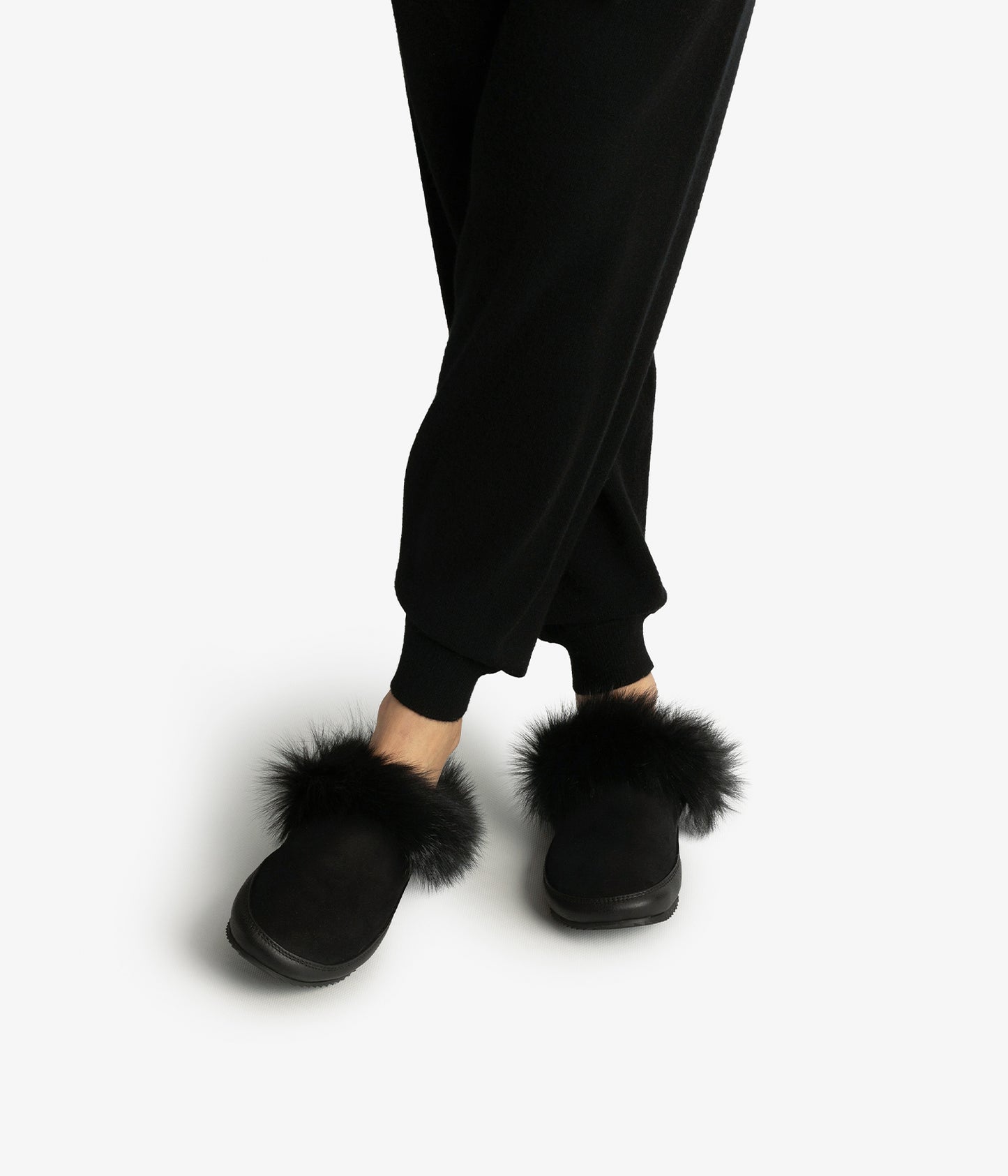 jan / black suede churra