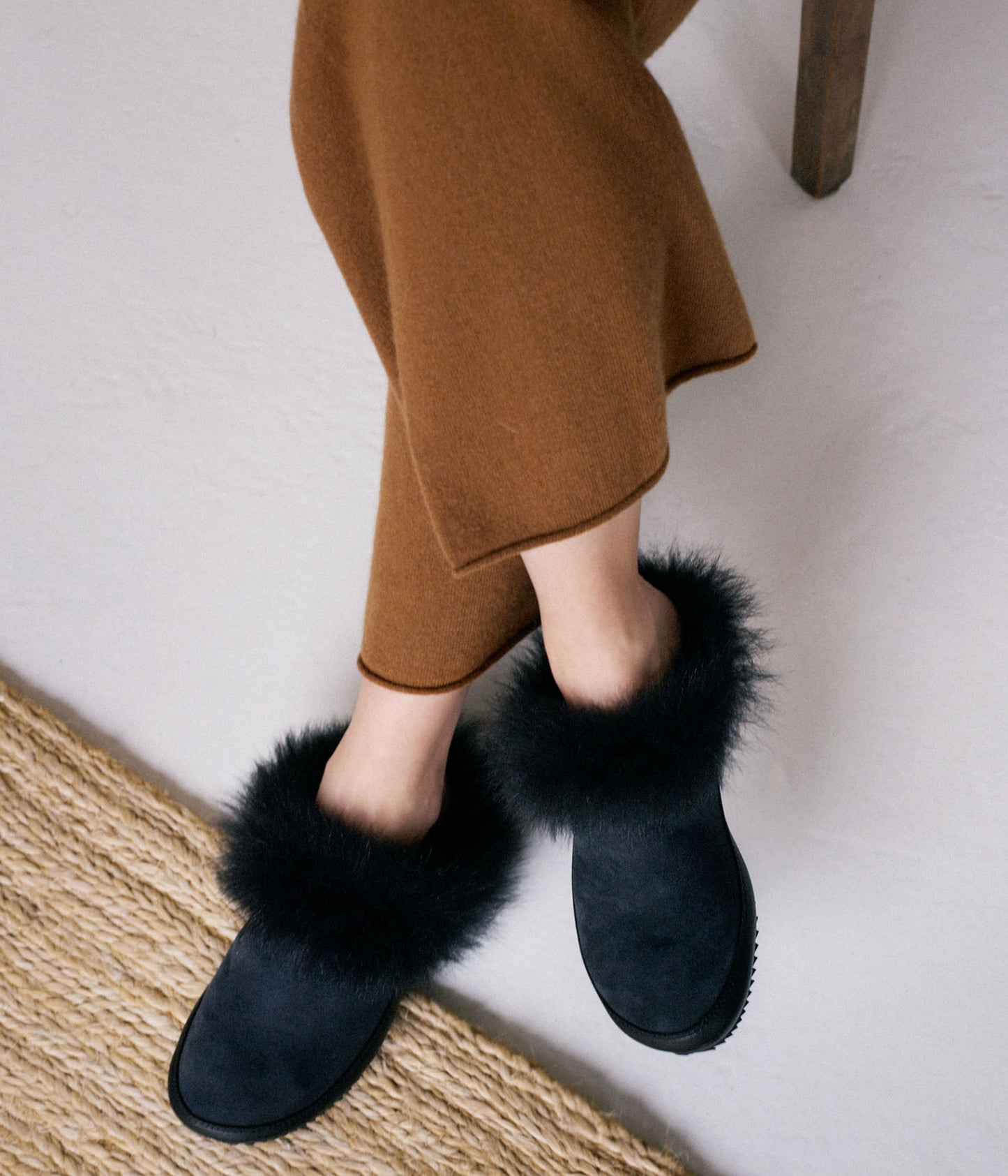 jan / black suede churra