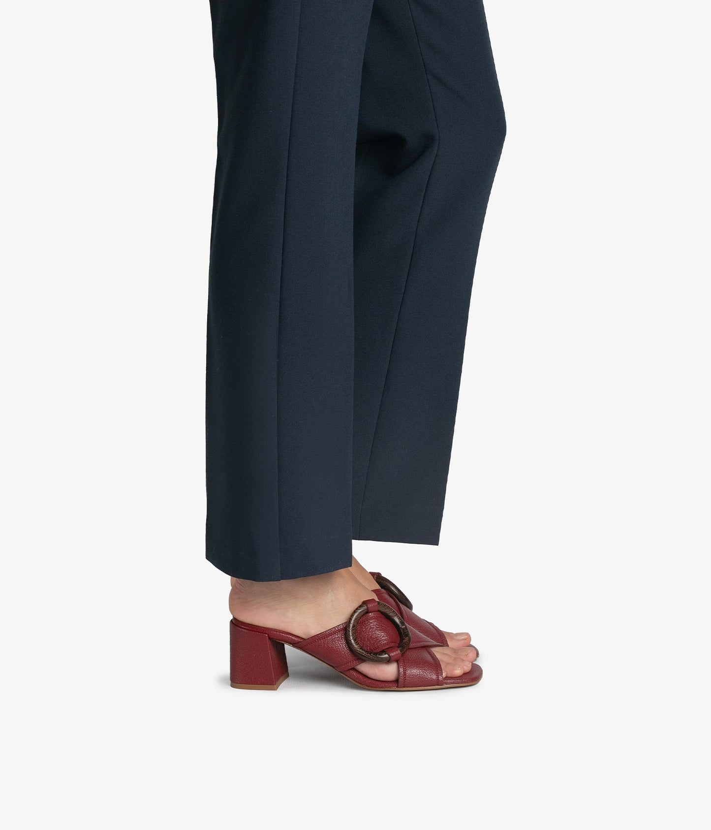 uxia/ cherry petitgrain-wenge