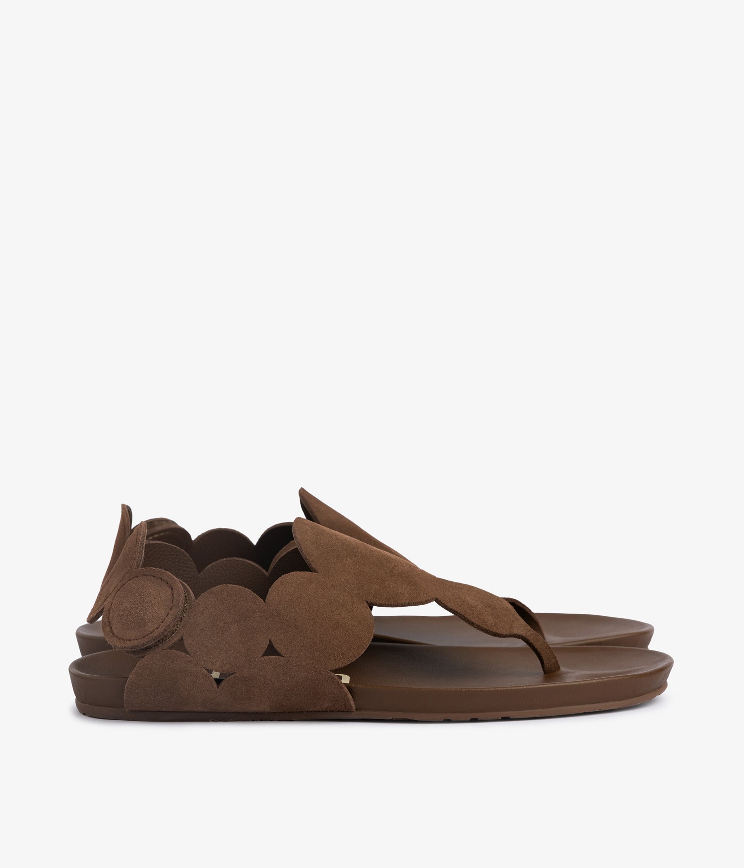 Flat sandal in brown suede| Jamee | Spring Summer 26 | | Pedro García