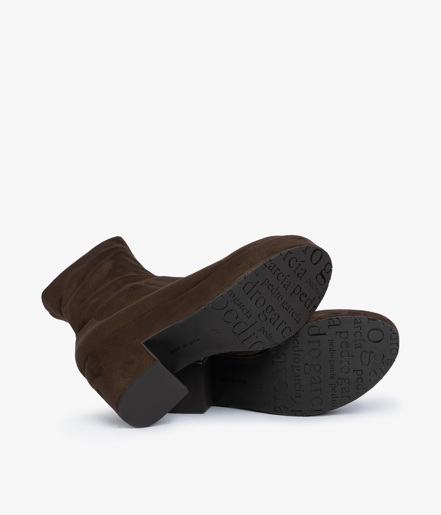 daneta / brown suedette