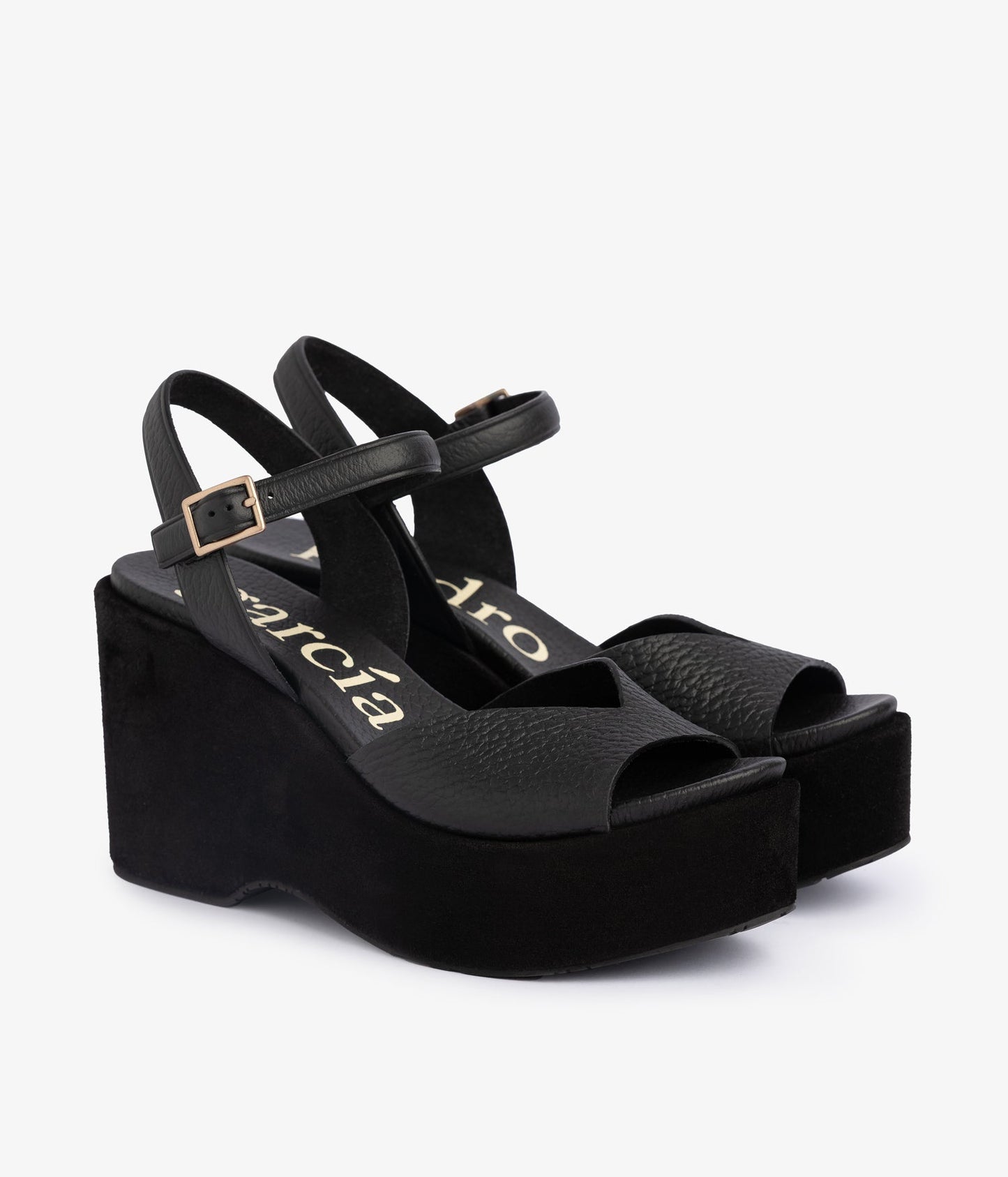 doina / black cervo