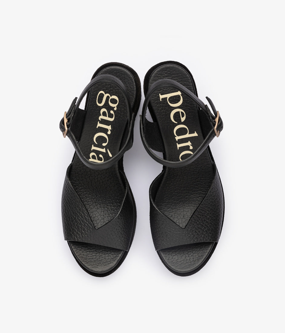 doina / black cervo