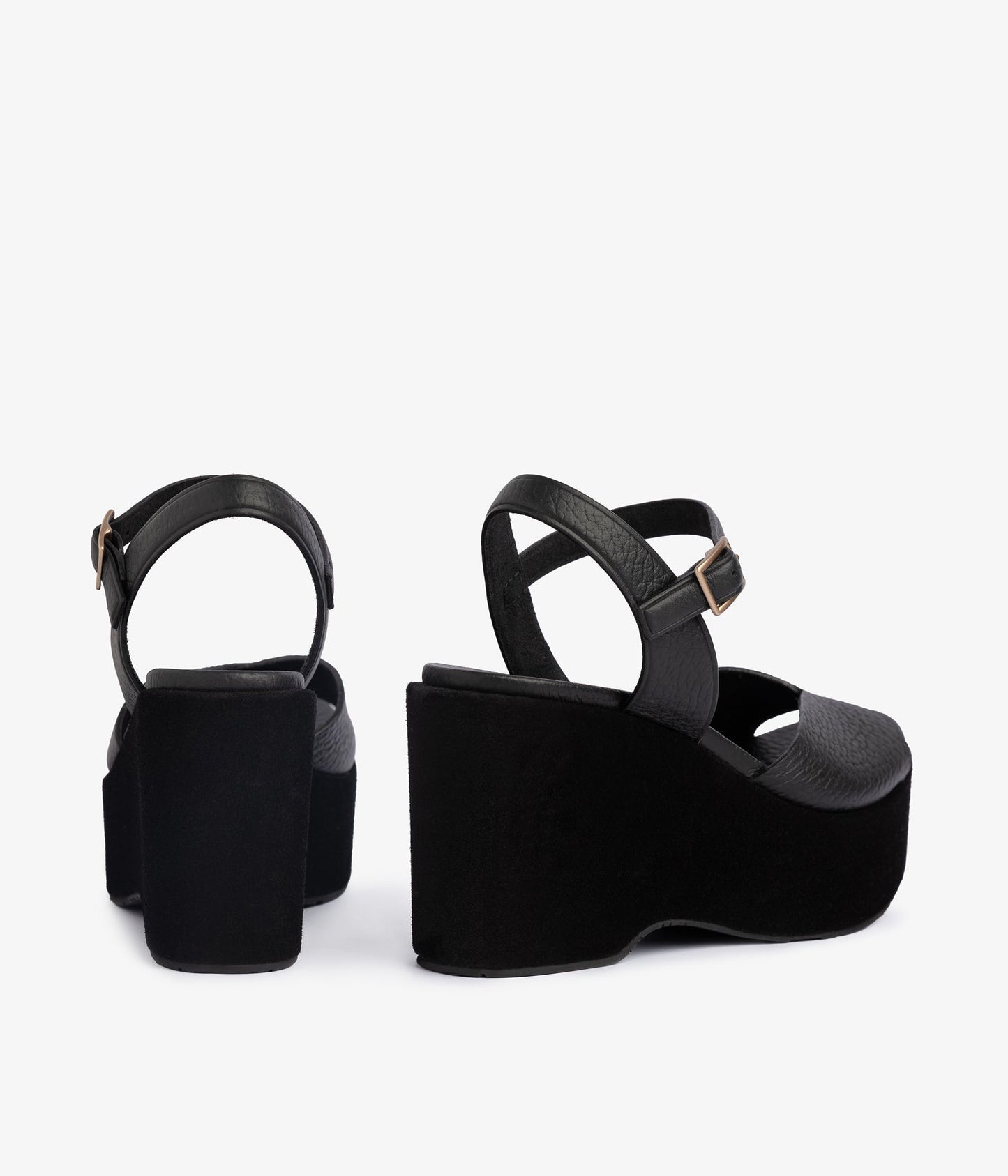doina / black cervo
