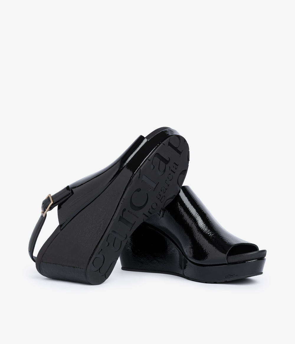 alvara / black castoro naplack